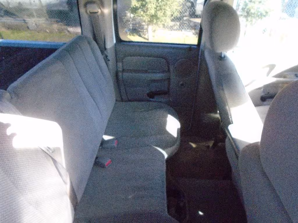 2003 Dodge Ram 1500 - 1D7HA18N13S236130 - Image #2