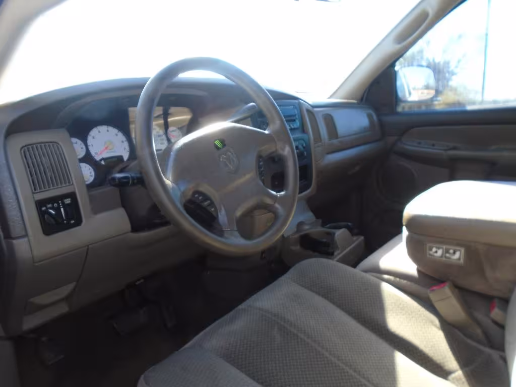 2003 Dodge Ram 1500 - 1D7HA18N13S236130 - Image #5