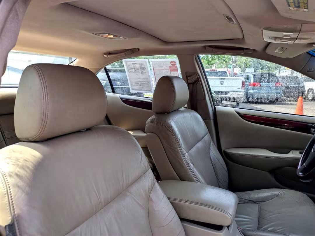 2004 Lexus ES 330 - JTHBA30G845000629 - Image #26