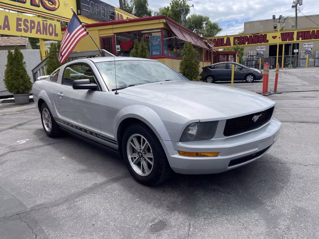 2005 Ford Mustang - 1ZVFT80N055121422 - Image #2