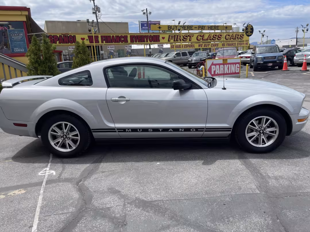 2005 Ford Mustang - 1ZVFT80N055121422 - Image #3