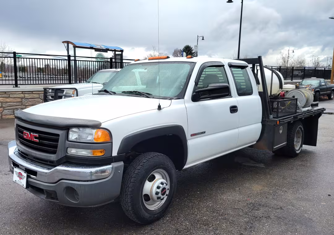 2005 GMC Sierra 3500 - 1GDJK39G65E281758 - Image #2
