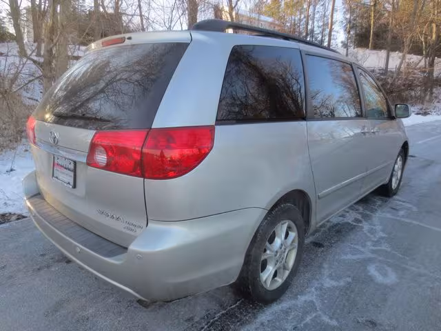 2006 Toyota Sienna - 5TDBA22C66S070536 - Image #3