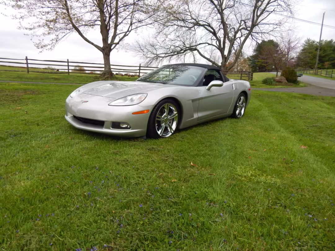2008 Chevrolet Corvette - 1G1YY36W685112785 - Image #1