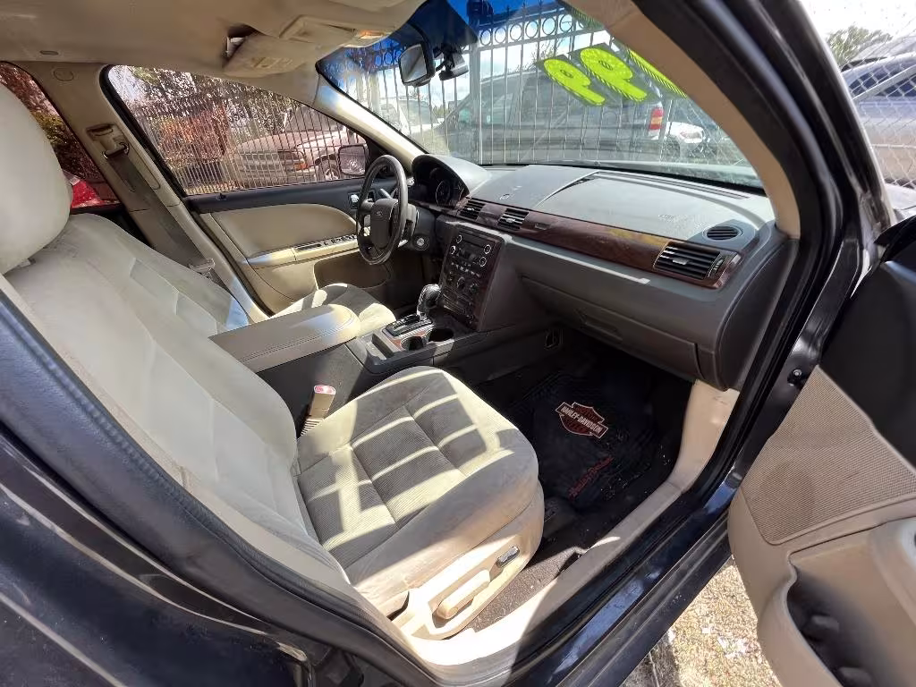 2008 Ford Taurus - 1FAHP24W88G155039 - Image #3