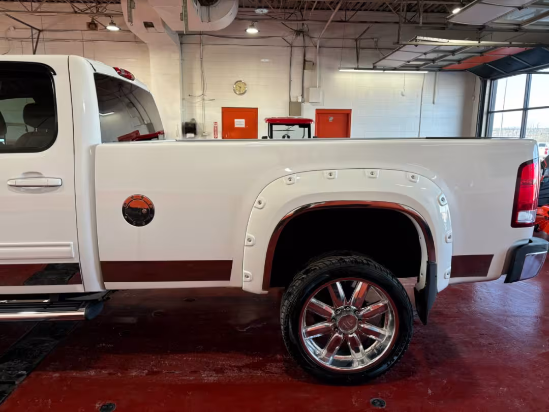2009 GMC Sierra 2500HD - 1GTHC43639F177265 - Image #11