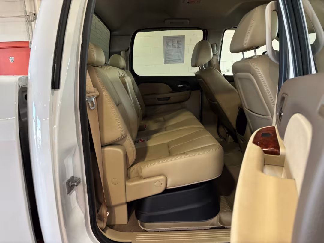 2009 GMC Sierra 2500HD - 1GTHC43639F177265 - Image #16