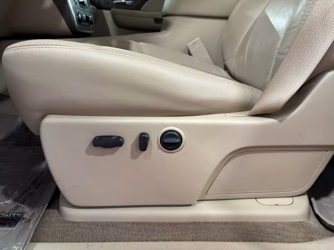 2009 GMC Sierra 2500HD - 1GTHC43639F177265 - Image #26