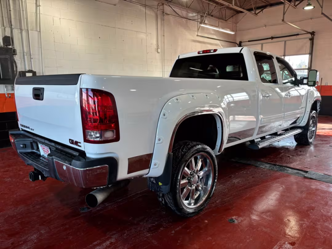 2009 GMC Sierra 2500HD - 1GTHC43639F177265 - Image #8