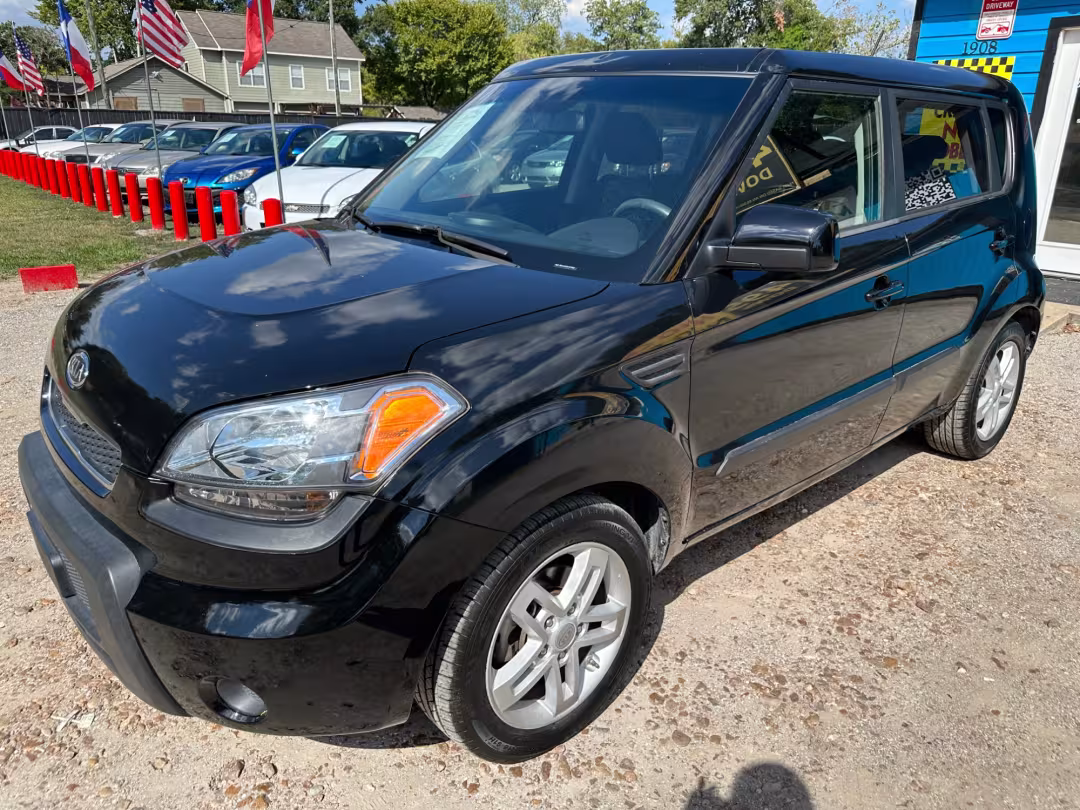 2010 Kia Soul - KNDJT2A21A7079128 - Image #2