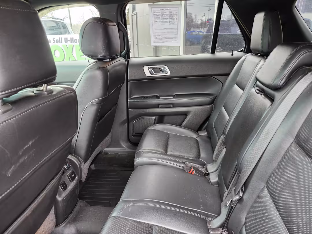 2011 Ford Explorer - 1FMHK8F8XBGA59734 - Image #3