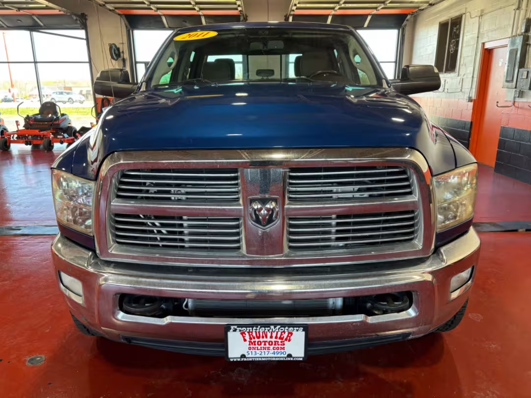 2011 Ram Ram 3500 - 3D73Y3CL5BG623129 - Image #3