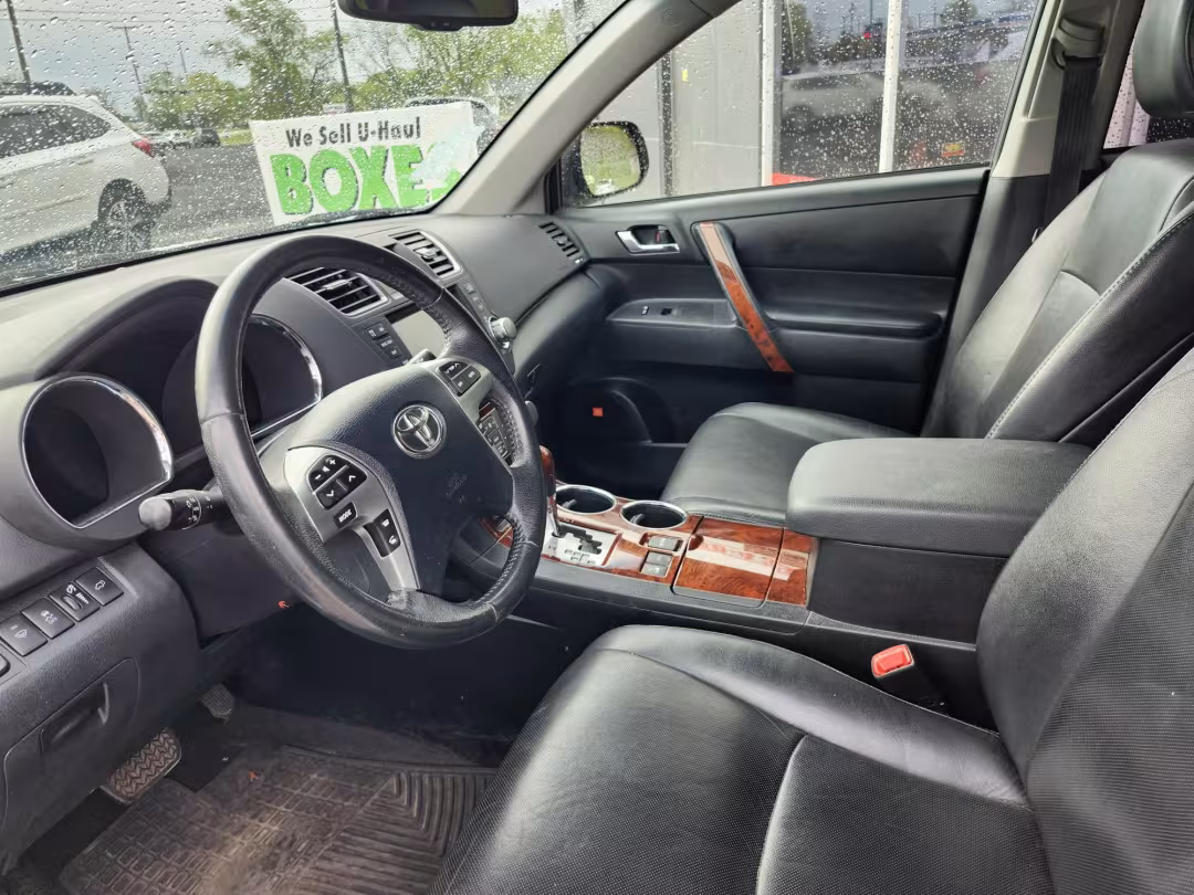2011 Toyota Highlander - 5TDDK3EH5BS064479 - Image #2