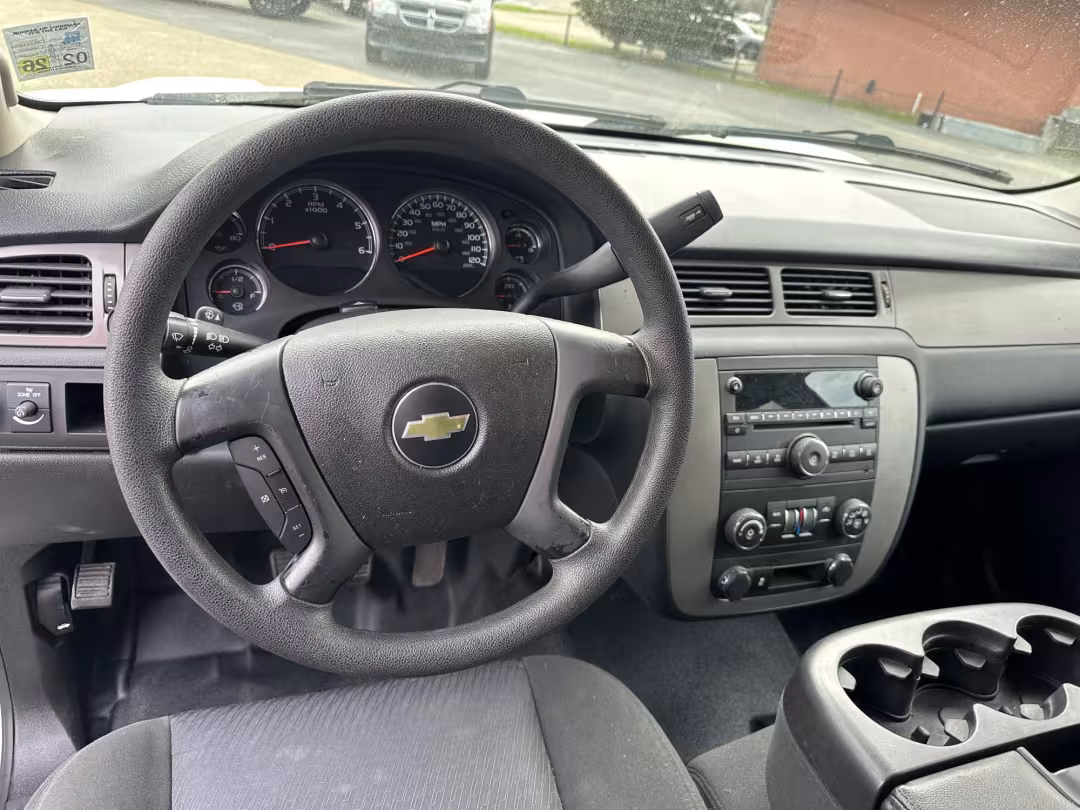 2012 Chevrolet Suburban - 1GNSC5E00CR103867 - Image #2