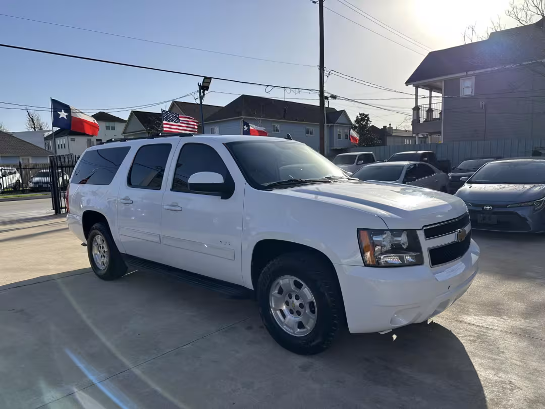 2012 Chevrolet Suburban - 1GNSCJE03CR229732 - Image #1