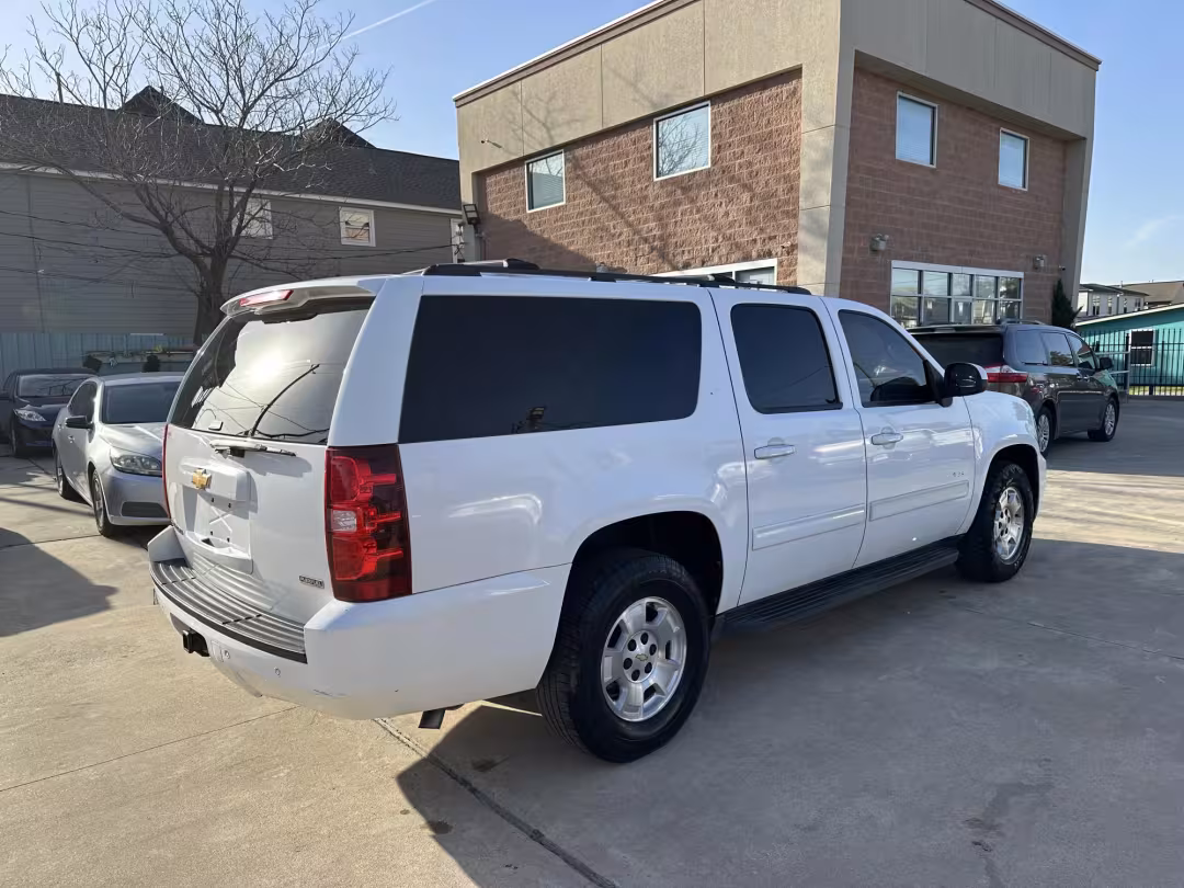 2012 Chevrolet Suburban - 1GNSCJE03CR229732 - Image #2