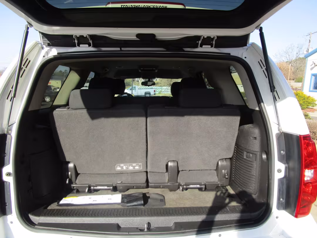 2012 Chevrolet Tahoe - 1GNSKAE03CR210617 - Image #4