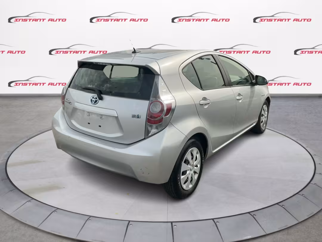 2012 Toyota Prius c - JTDKDTB30C1517089 - Image #3