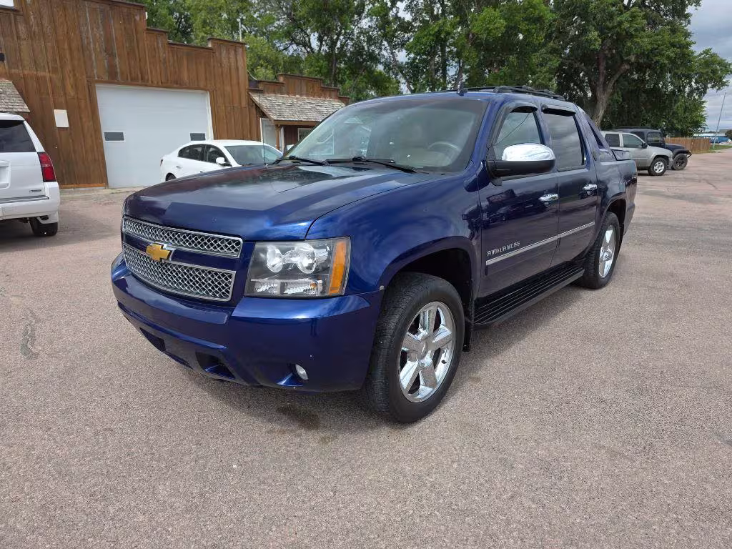 2013 Chevrolet Avalanche - 3GNTKGE72DG125984 - Image #1