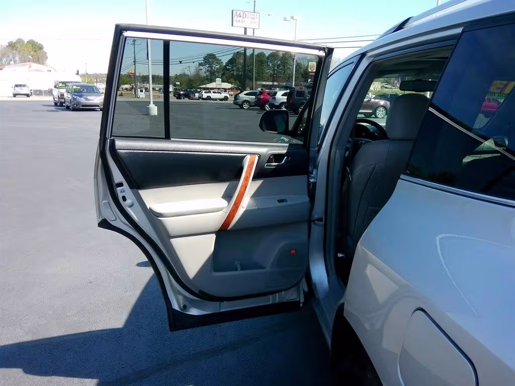 2013 Toyota Highlander - 5TDYK3EH5DS136270 - Image #22