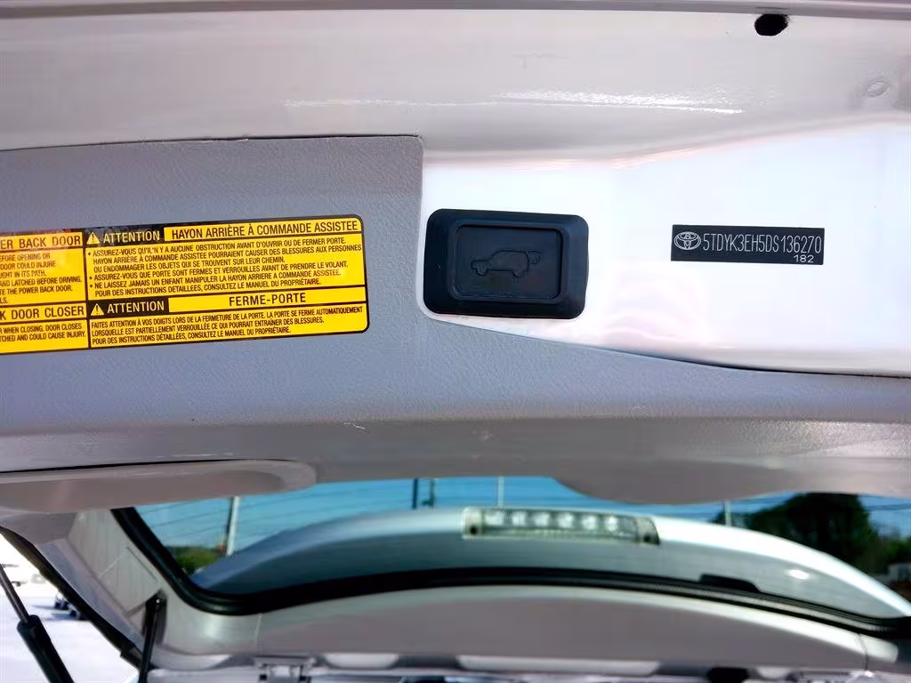 2013 Toyota Highlander - 5TDYK3EH5DS136270 - Image #30