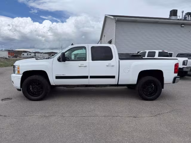2014 Chevrolet Silverado 2500HD - 1GC1KYE8XEF188722 - Image #2
