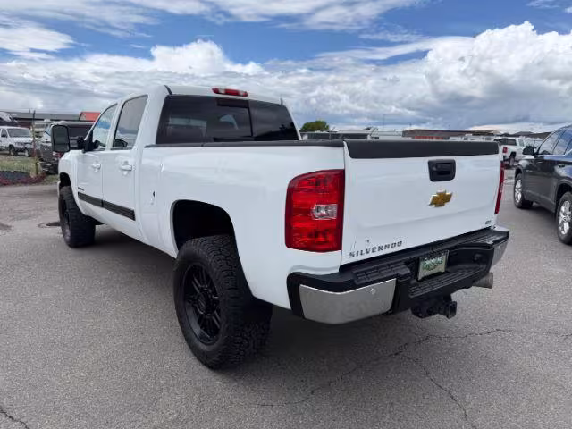 2014 Chevrolet Silverado 2500HD - 1GC1KYE8XEF188722 - Image #3