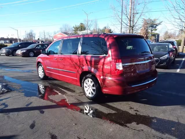 2014 Chrysler Town and Country - 2C4RC1BGXER215462 - Image #3