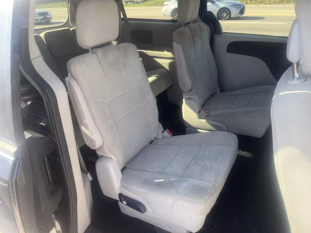 2014 Dodge Grand Caravan - 2C4RDGCG6ER173791 - Image #2