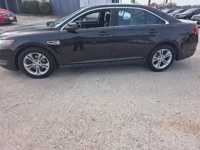 2014 Ford Taurus - 1FAHP2E80EG186118 - Image #2