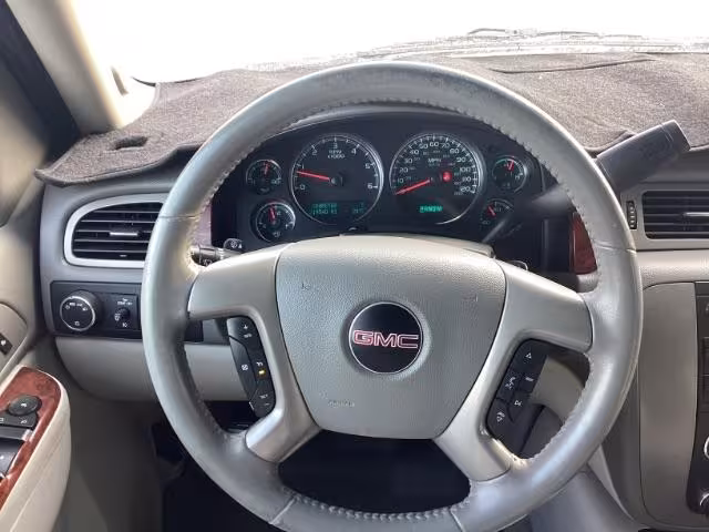 2014 GMC Yukon XL - 1GKS2KE75ER187733 - Image #12