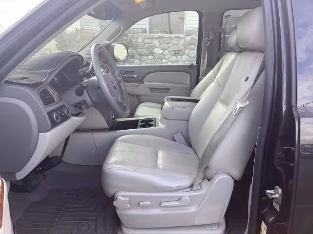 2014 GMC Yukon XL - 1GKS2KE75ER187733 - Image #15