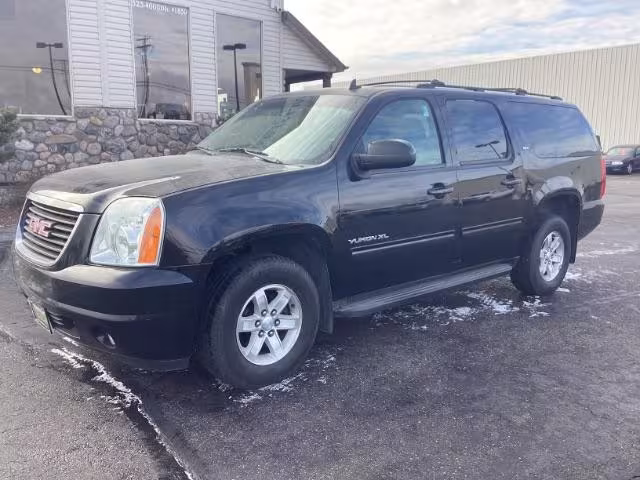 2014 GMC Yukon XL - 1GKS2KE75ER187733 - Image #2