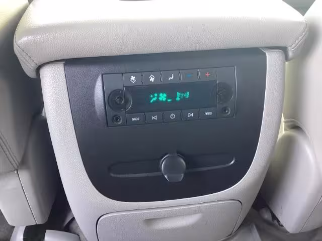 2014 GMC Yukon XL - 1GKS2KE75ER187733 - Image #20