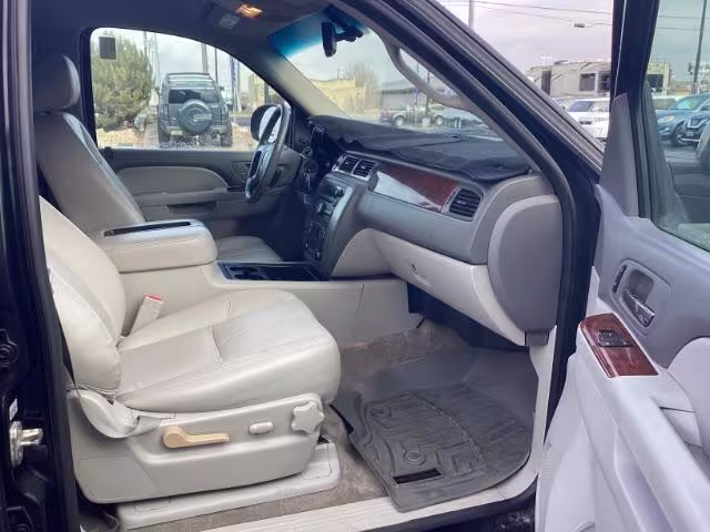 2014 GMC Yukon XL - 1GKS2KE75ER187733 - Image #23