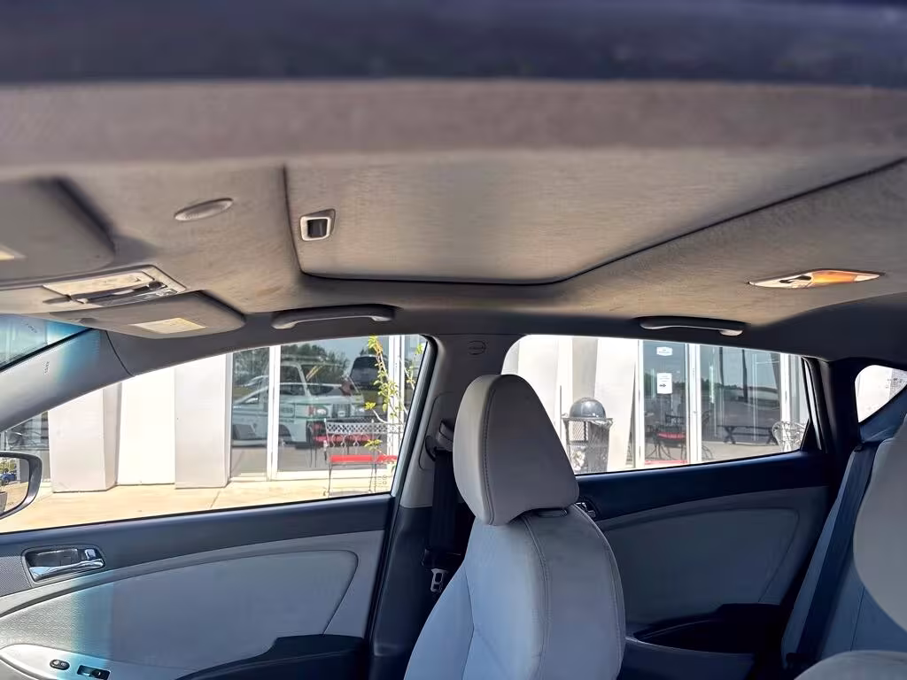 2014 Hyundai Accent - KMHCU5AE3EU168736 - Image #5