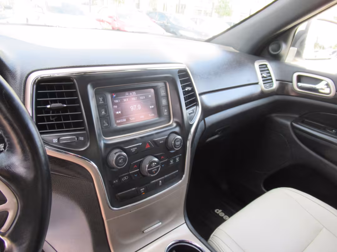 2014 Jeep Grand Cherokee - 1C4RJEAG8EC523625 - Image #3