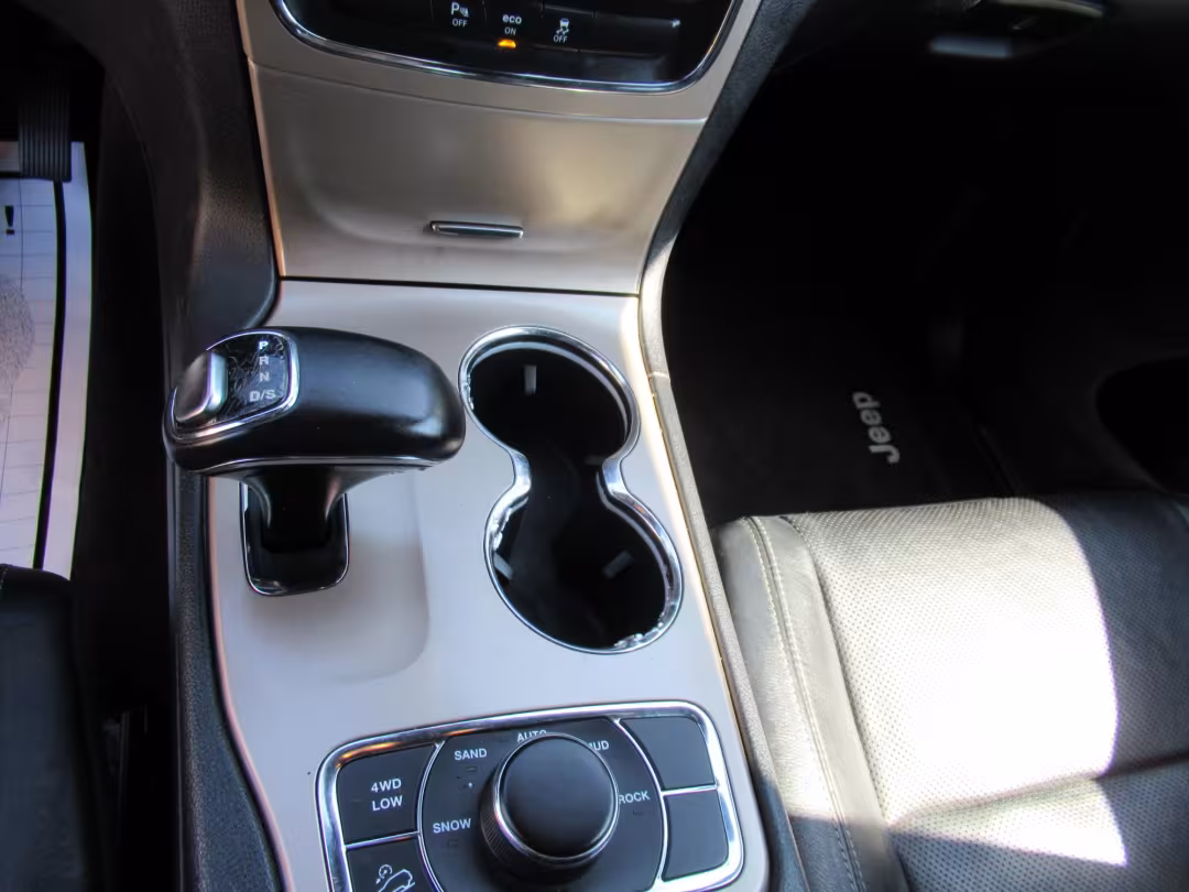 2014 Jeep Grand Cherokee - 1C4RJFBG3EC152796 - Image #3