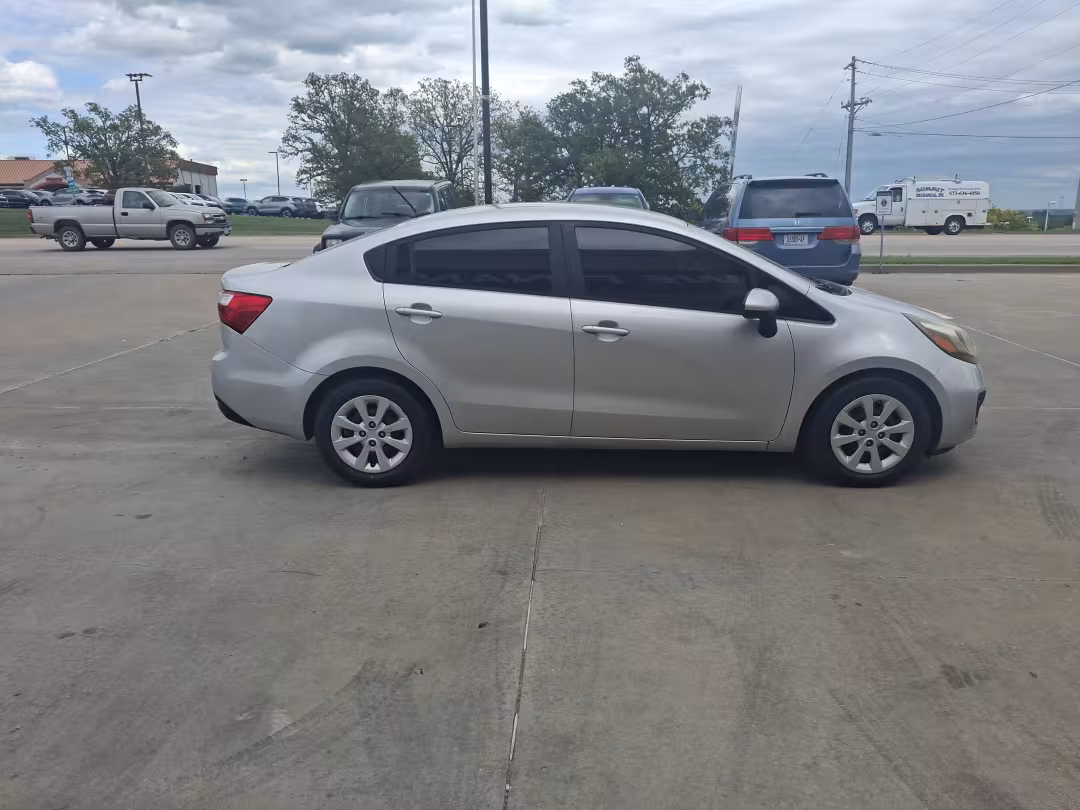 2014 Kia Rio - KNADM4A31E6336649 - Image #2
