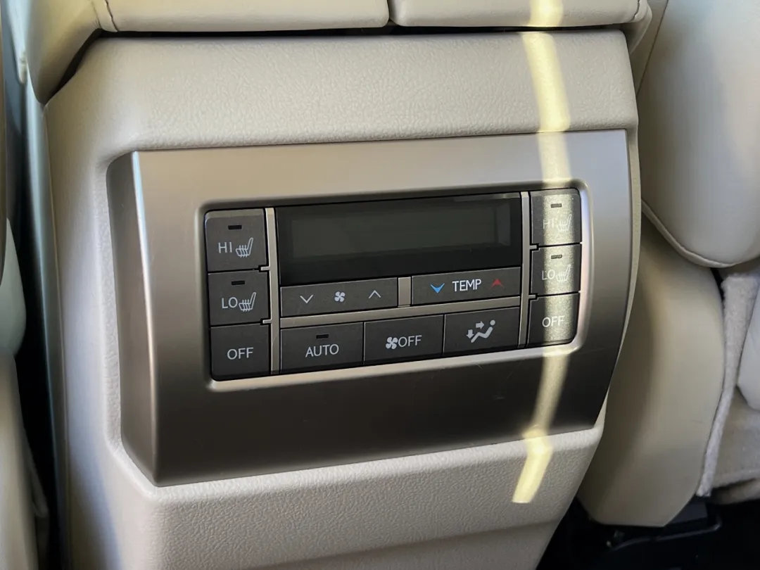 2014 Lexus GX - JTJJM7FX7E5072519 - Image #10