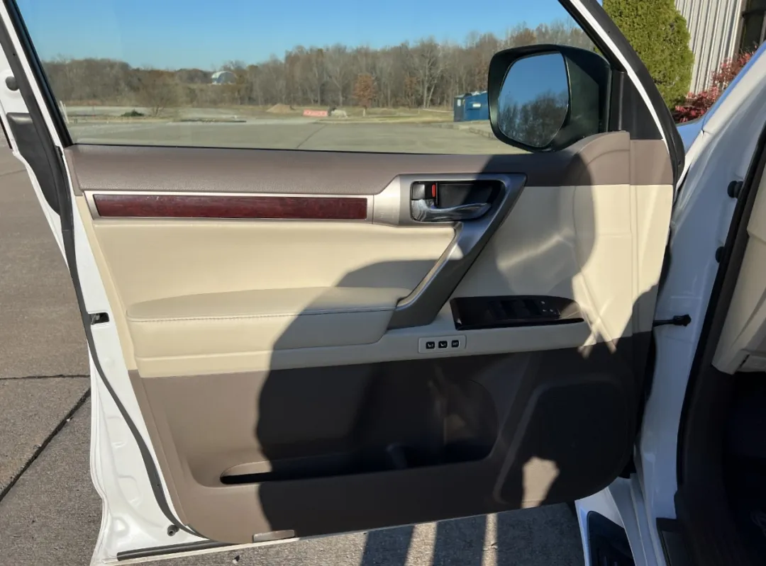 2014 Lexus GX - JTJJM7FX7E5072519 - Image #18