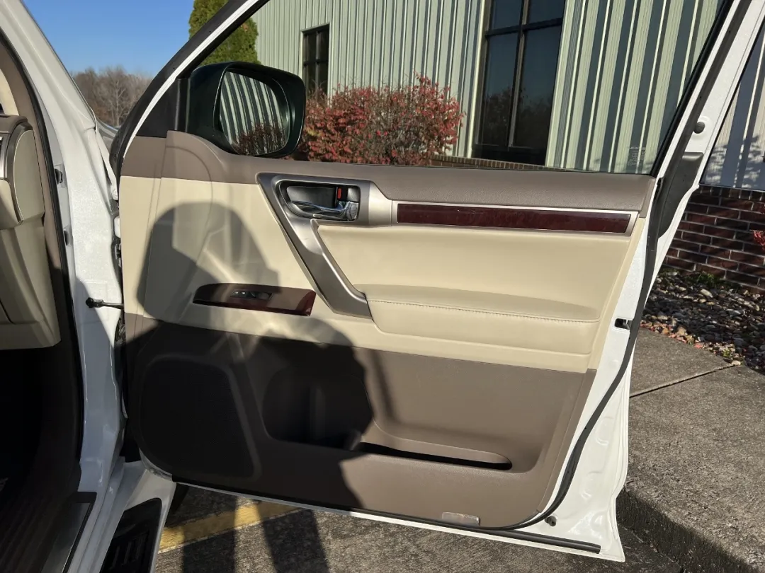 2014 Lexus GX - JTJJM7FX7E5072519 - Image #20