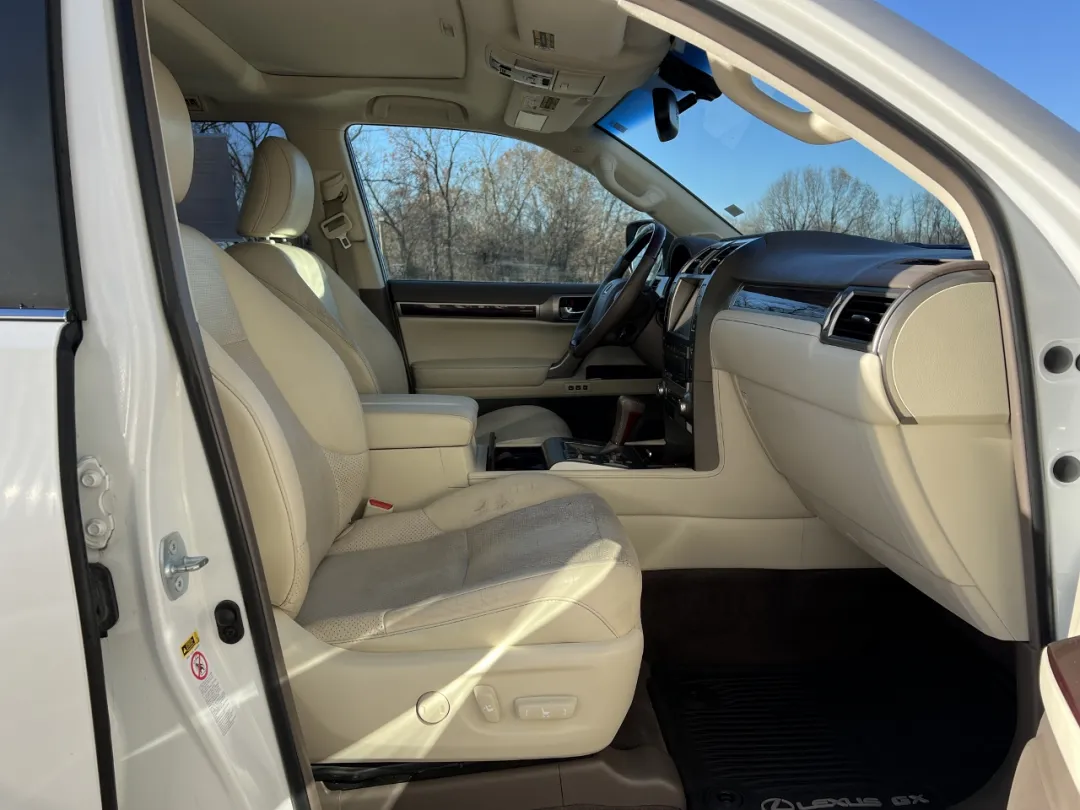 2014 Lexus GX - JTJJM7FX7E5072519 - Image #21
