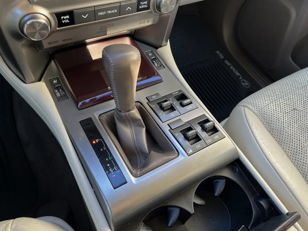 2014 Lexus GX - JTJJM7FX7E5072519 - Image #32