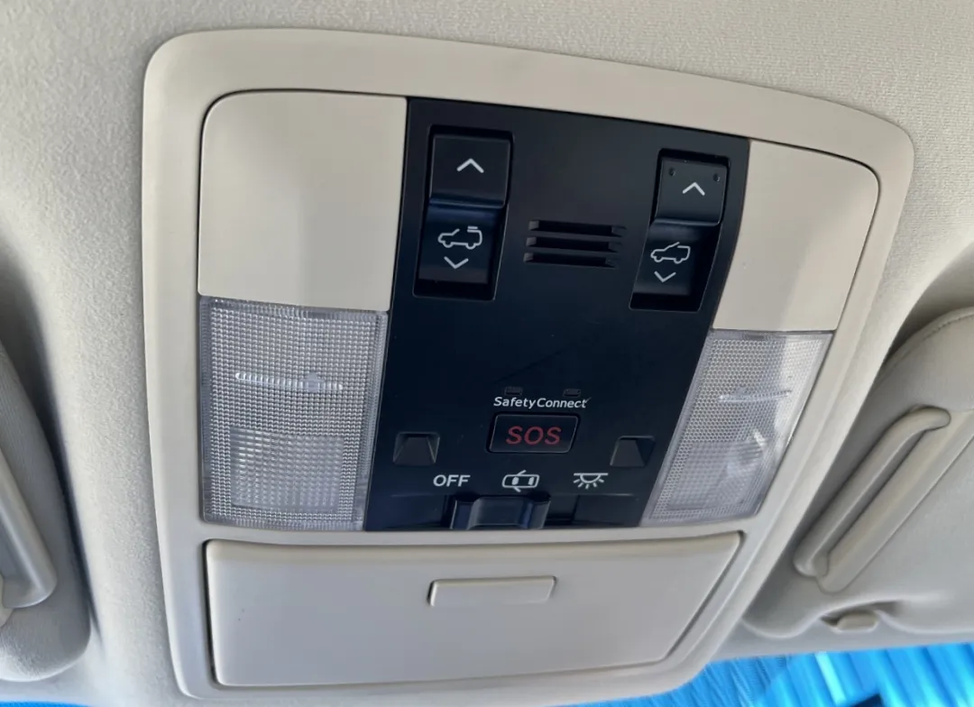 2014 Lexus GX - JTJJM7FX7E5072519 - Image #40