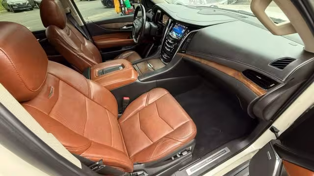 2015 Cadillac Escalade - 1GYS4NKJ1FR569244 - Image #30