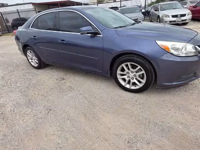 2015 Chevrolet Malibu - 1G11C5SL0FF246125 - Image #3