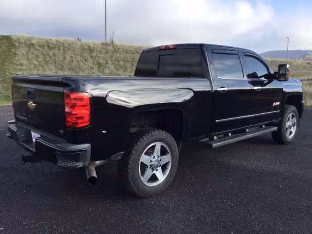 2015 Chevrolet Silverado 2500HD - 1GC1KWE83FF613770 - Image #11