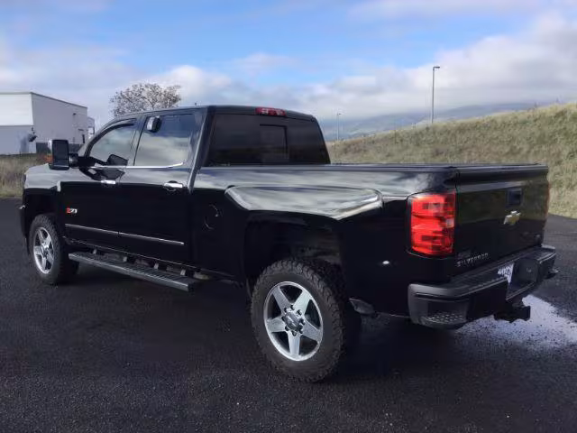 2015 Chevrolet Silverado 2500HD - 1GC1KWE83FF613770 - Image #2