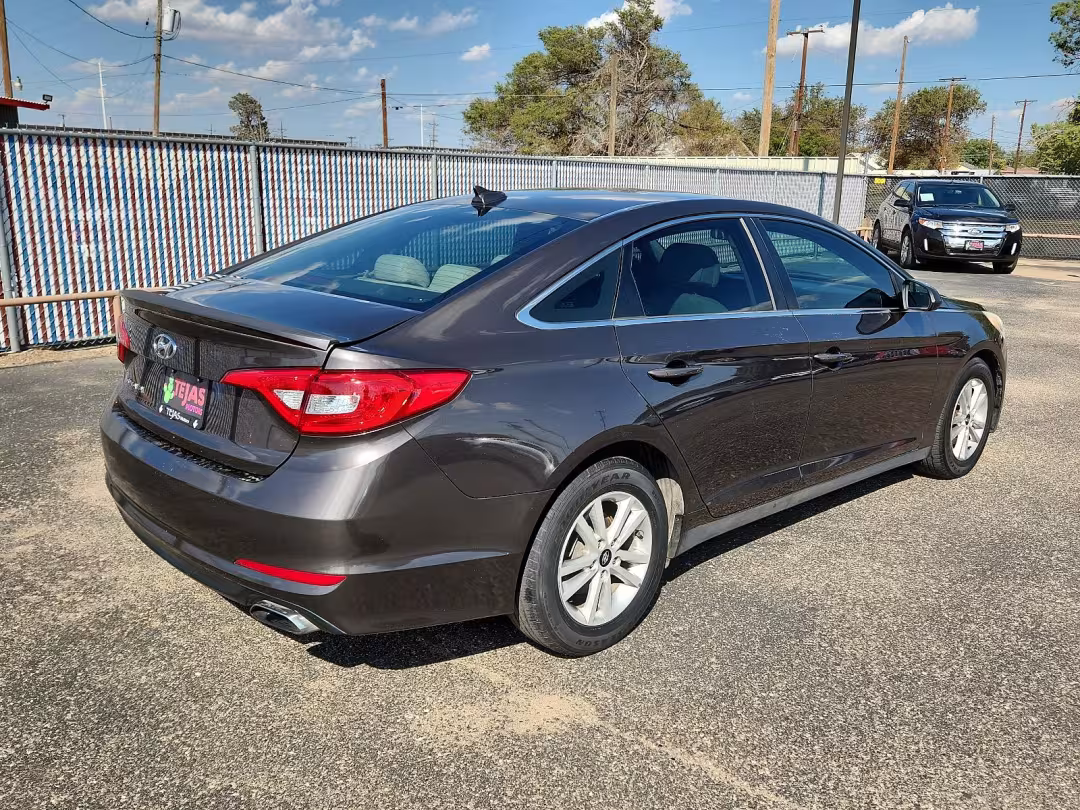 2015 Hyundai Sonata - 5NPE24AF1FH203730 - Image #1